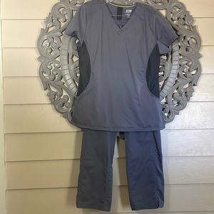 AUW Gray Scrub Set